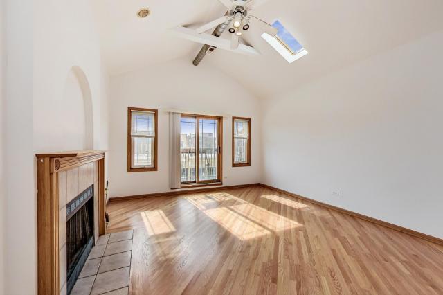 Building Photo - 3 bedroom in Chicago IL 60642