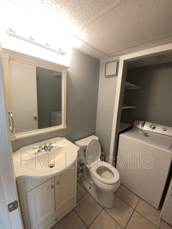 Building Photo - 9813 Oakshire Dr