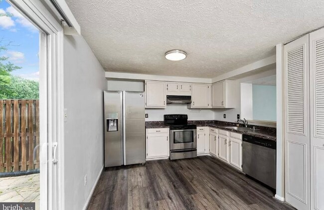 Building Photo - 4759 Hersand Ct