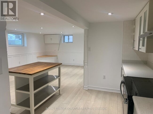 Photo du bâtiment - 34 Stevens Crescent