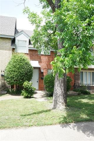 Building Photo - 2415 S Graham Dr