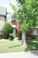 Building Photo - 2415 S Graham Dr