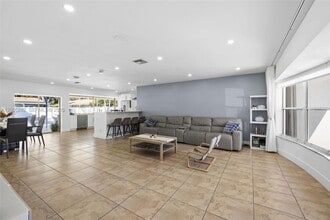 Building Photo - 3460 N 46th Ave