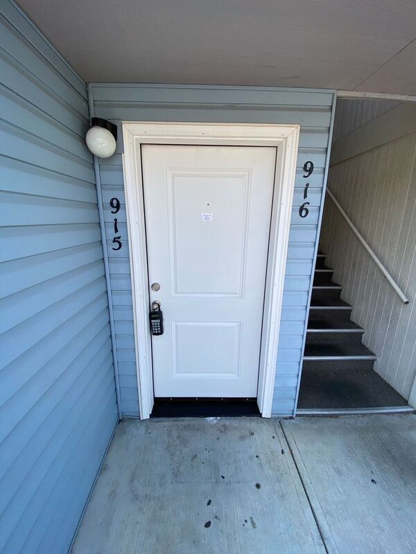 Building Photo - 915 Bryan Ct