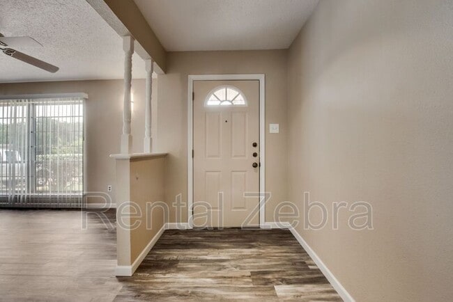 Building Photo - 7704 Camelot Rd