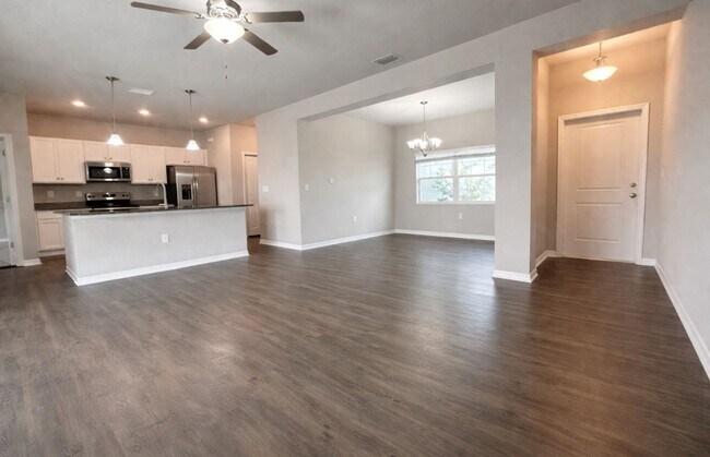 Building Photo - Live in Luxury — Your New 2023 Dream Home Awaits!