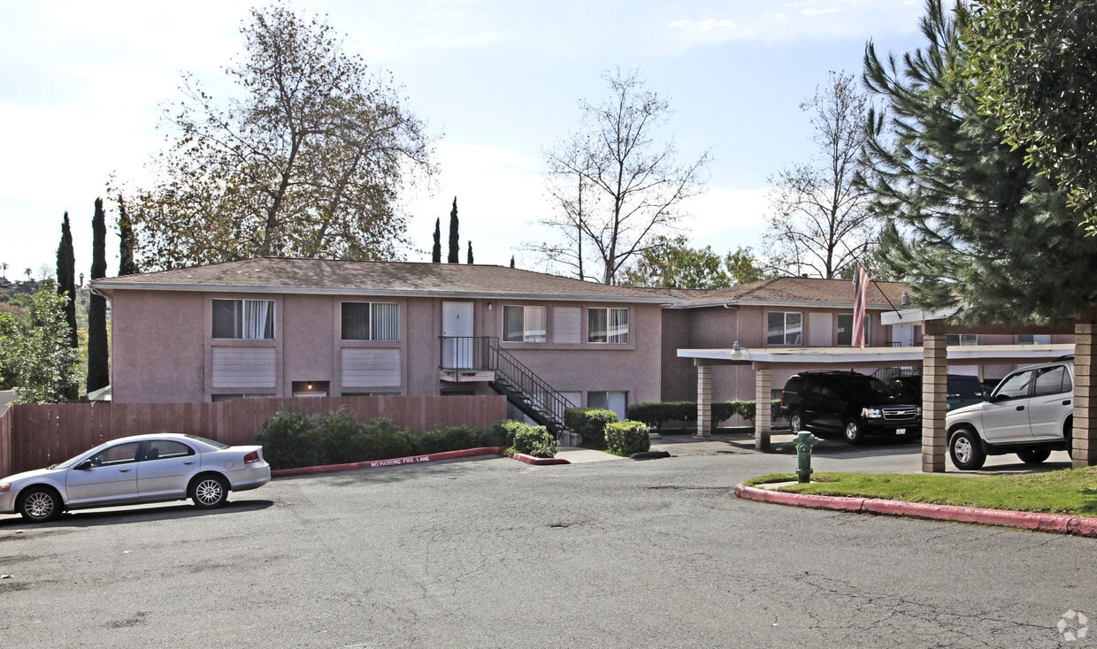 Primary Photo - The Boulders Apartments
