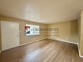Building Photo - 514 S Bois D Arc Ave