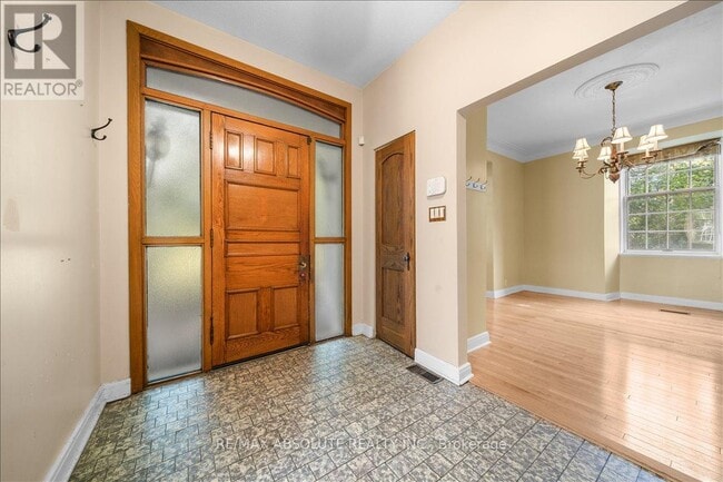 Photo du bâtiment - 2932 Carp Rd