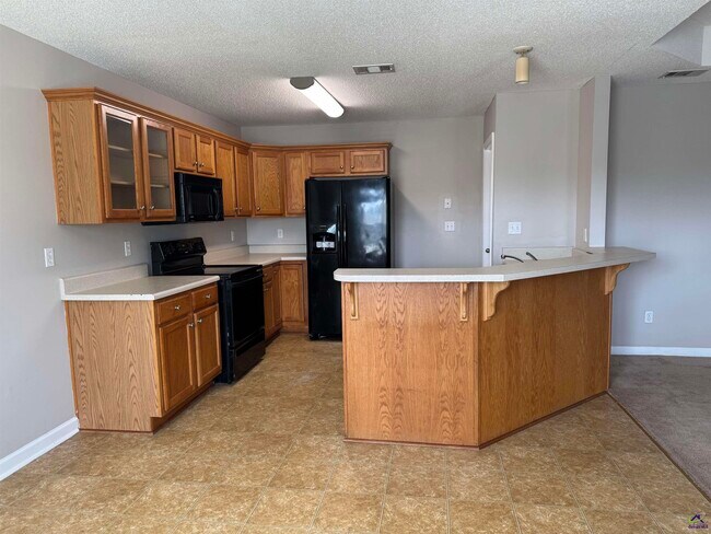 Building Photo - 105 Windmill Court