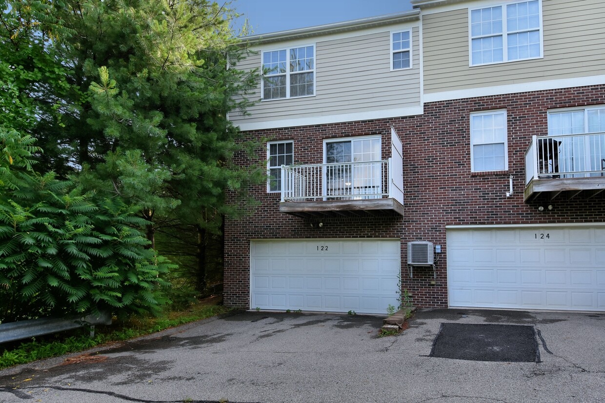 Rear exterior with balcony - 136 Laurel Crest Dr
