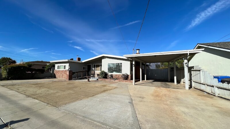 Primary Photo - 641 Rincon Rd