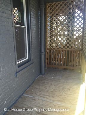 Building Photo - 325 N 6th St