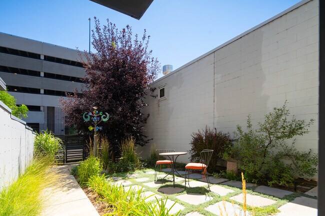 Building Photo - 3513 Delgany St