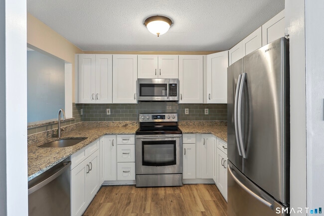 Foto del edificio - 107 Country Club Ct