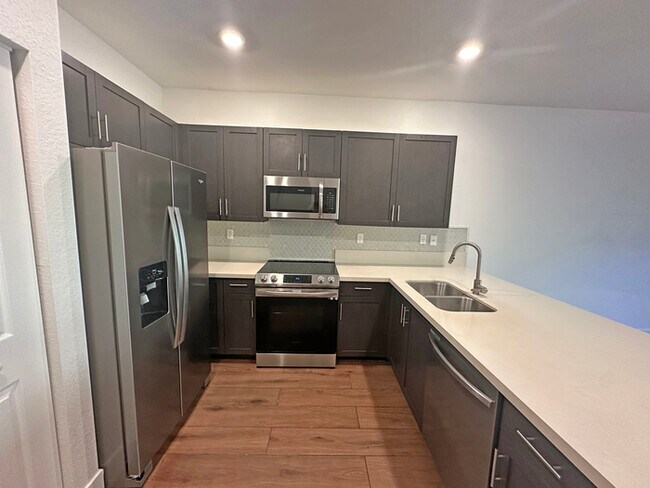 Foto del edificio - Stylish 3-Bedroom Home with Pool, Garage &...