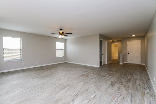 Foto del edificio - 2466 E Hazeltine Way