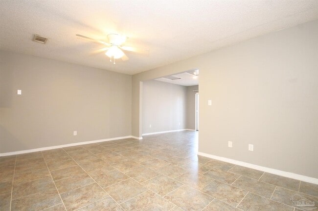 Building Photo - 416 Waycross Ave