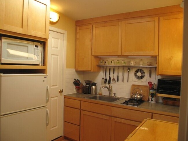 Foto del edificio - 1 br, 1 bath House - 2118 11th Ave W Unit B