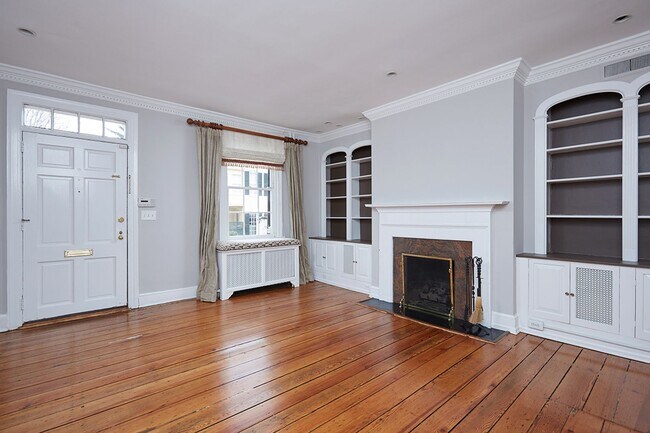 Foto del edificio - Historic Townhome in the Heart of Georgetown
