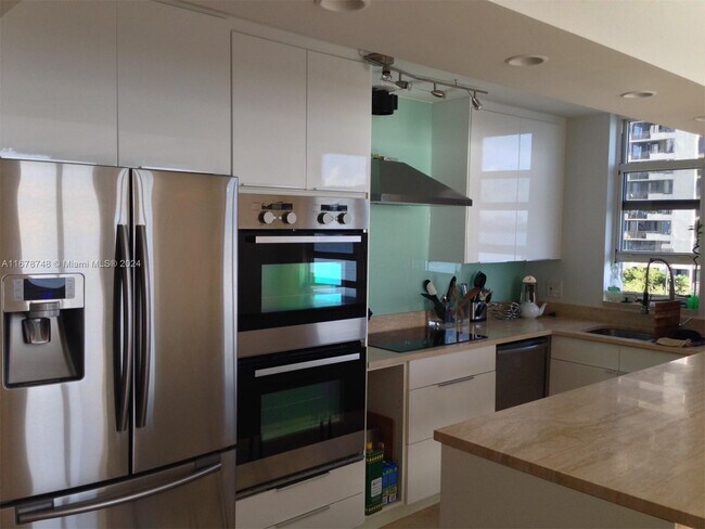Building Photo - 770 Claughton Island Dr