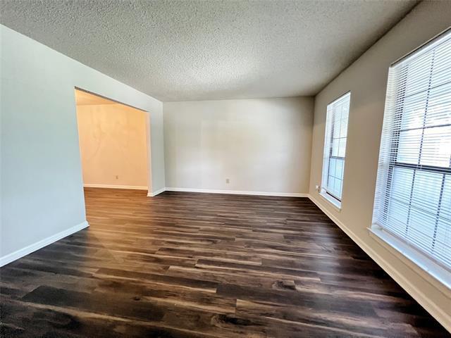 Foto del edificio - 2019 Longmeadow Ct