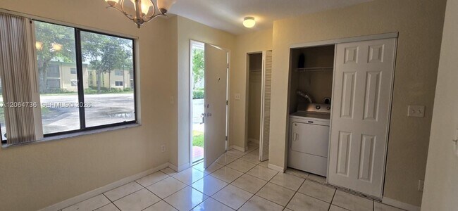 Building Photo - 9092 NW 40th St