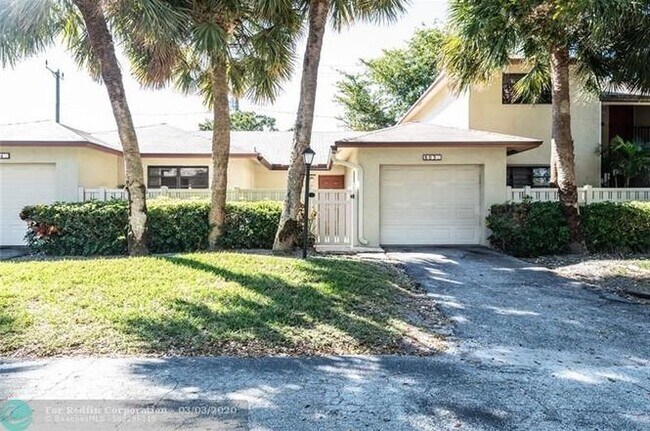 Frente - 1750 NE 39th Ct