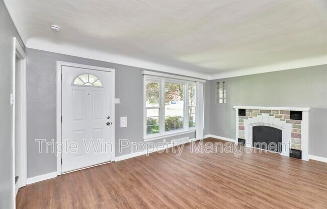 Foto del edificio - 8904 Cozens Ave