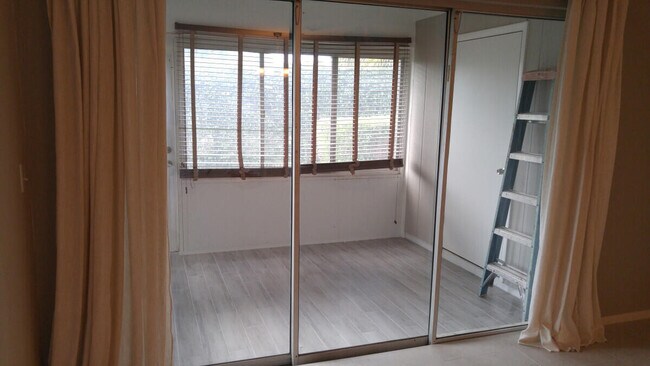 Building Photo - 661 Marlboro