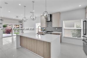 Foto del edificio - 16420 Sapphire St