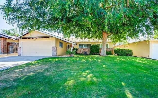 Building Photo - 4406 Glencannon St