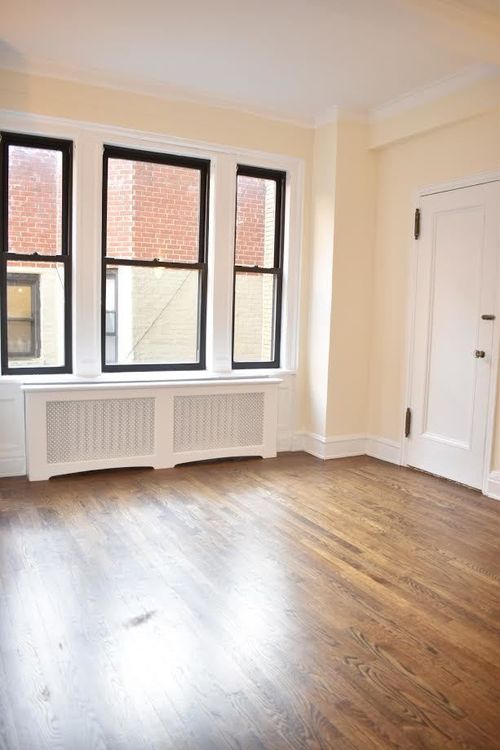 Building Photo - 233 W 77th St