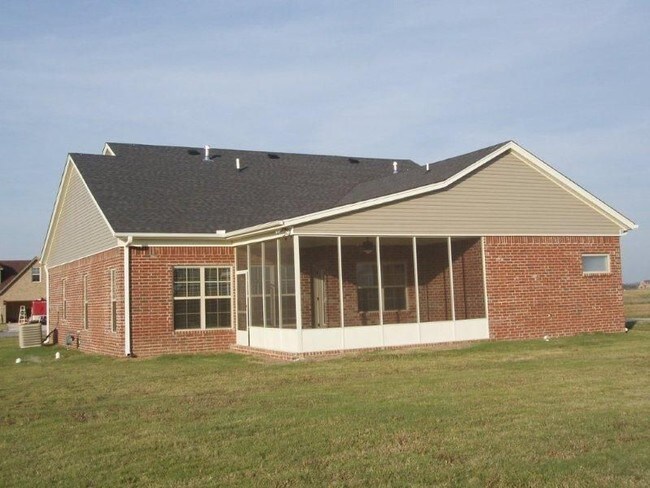 Building Photo - 615 Campbell Dr