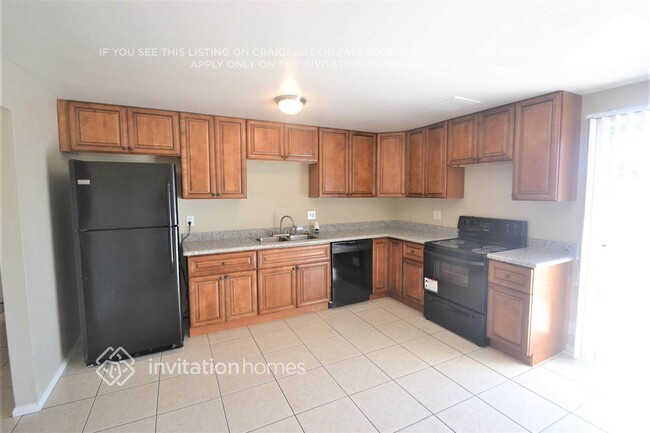 Foto del edificio - 1826 N 72nd Ln