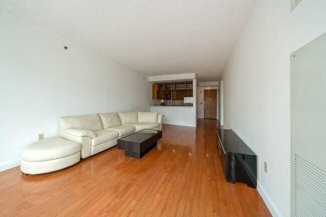 Foto del edificio - 20 Newport Pkwy