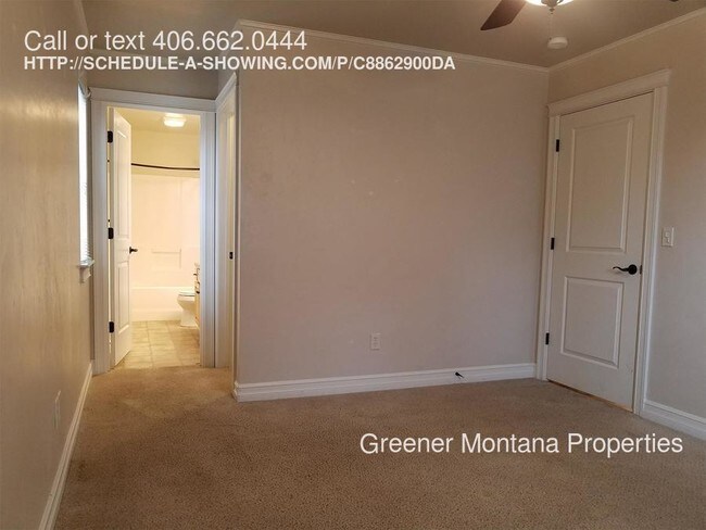 Building Photo - 121 Silverberry St