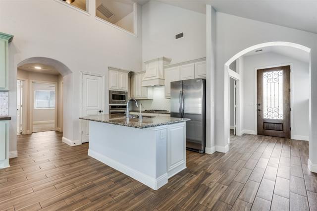 Building Photo - 3317 Creekhaven Dr