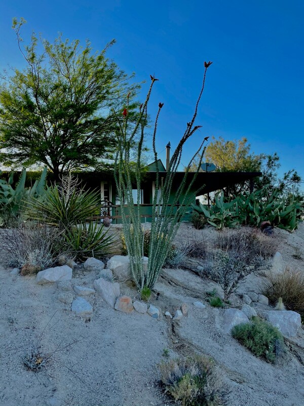 Building Photo - 56616 Hilltop Dr