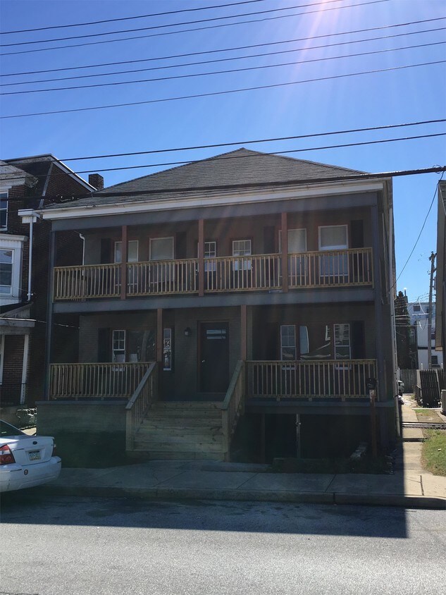 Primary Photo - 1210 W King St