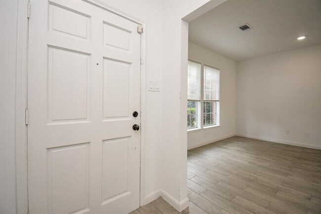 Foto del edificio - 1510 Plumwood Dr