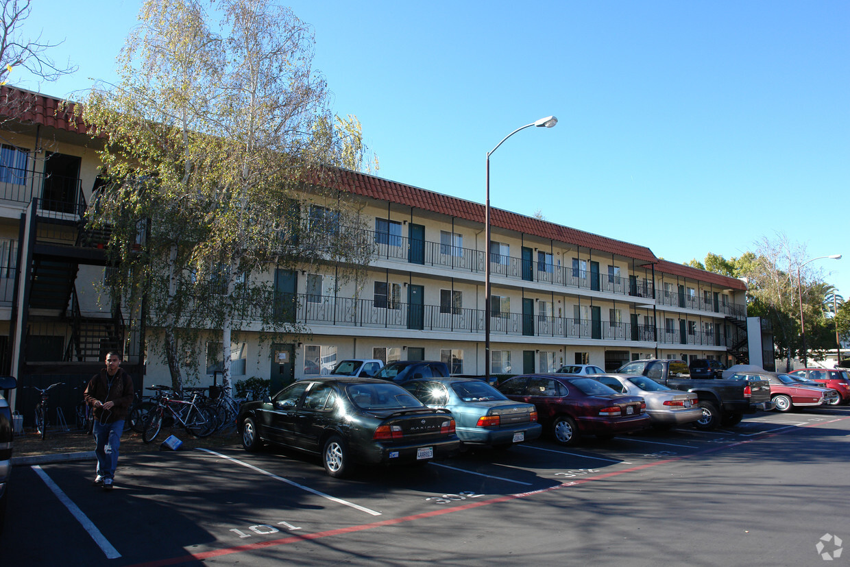 Building Photo - Foothill Hacienda Apartments