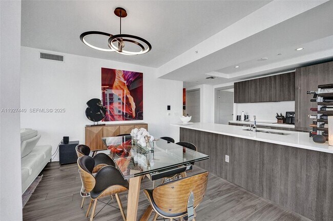 Foto del edificio - 801 S Miami Ave