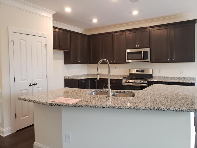 Building Photo - 5193 Quail Forest Dr