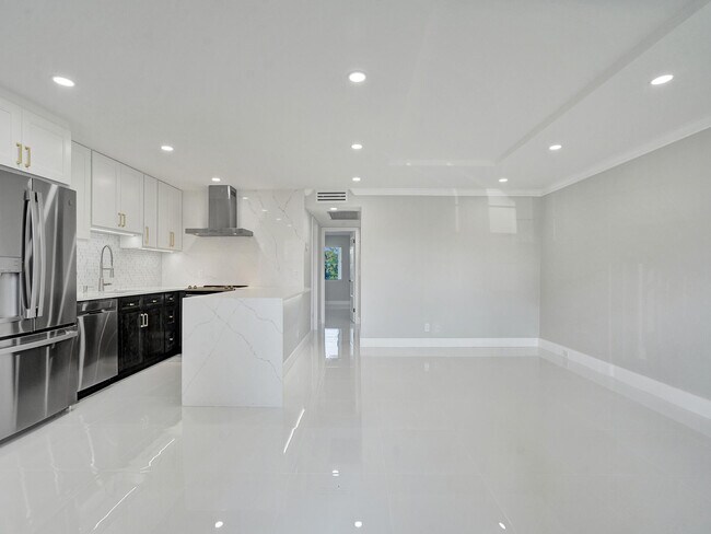 Foto del edificio - 1066 Ainslie Dr