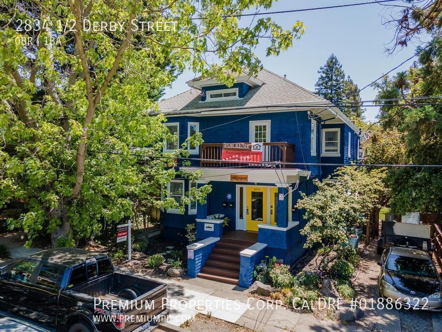 2834 1/2 Derby Street- - 2834 1/2 Derby Street-