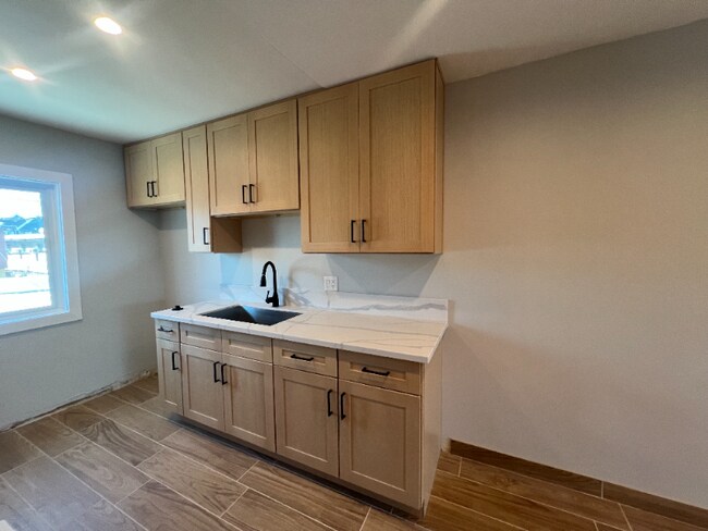 Foto del edificio - 7237 Variel Ave