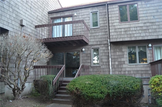 Building Photo - 105 Towne House Rd