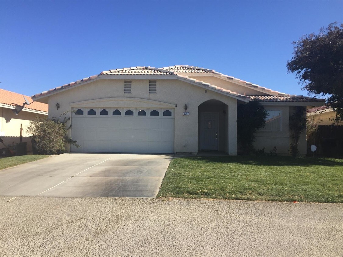 9591 Mountain Pine Ct, Phelan, CA 92371 House Rental in Phelan, CA