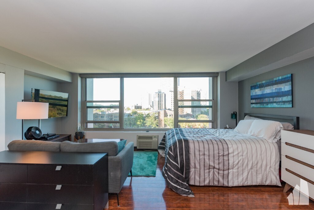 Foto principal - 3650 N Lake Shore Dr